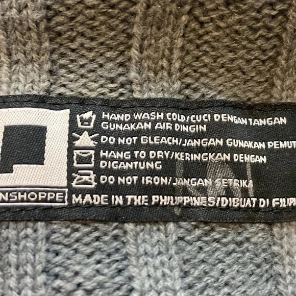 Penshoppe All the Cool Folks Grey Knit Beanie Hat - Picture 3 of 5